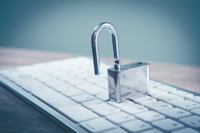 Program de administrare utilizatori si drepturi